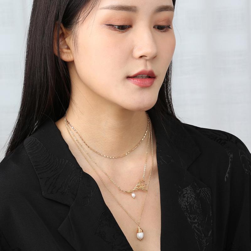 Pendant Necklaces 2021 Gold Branch Leaf Pearl Multilayer Necklace Trendy Cold Wind Net Red Temperament Simple Clavicle Chain Woman-image-699778559