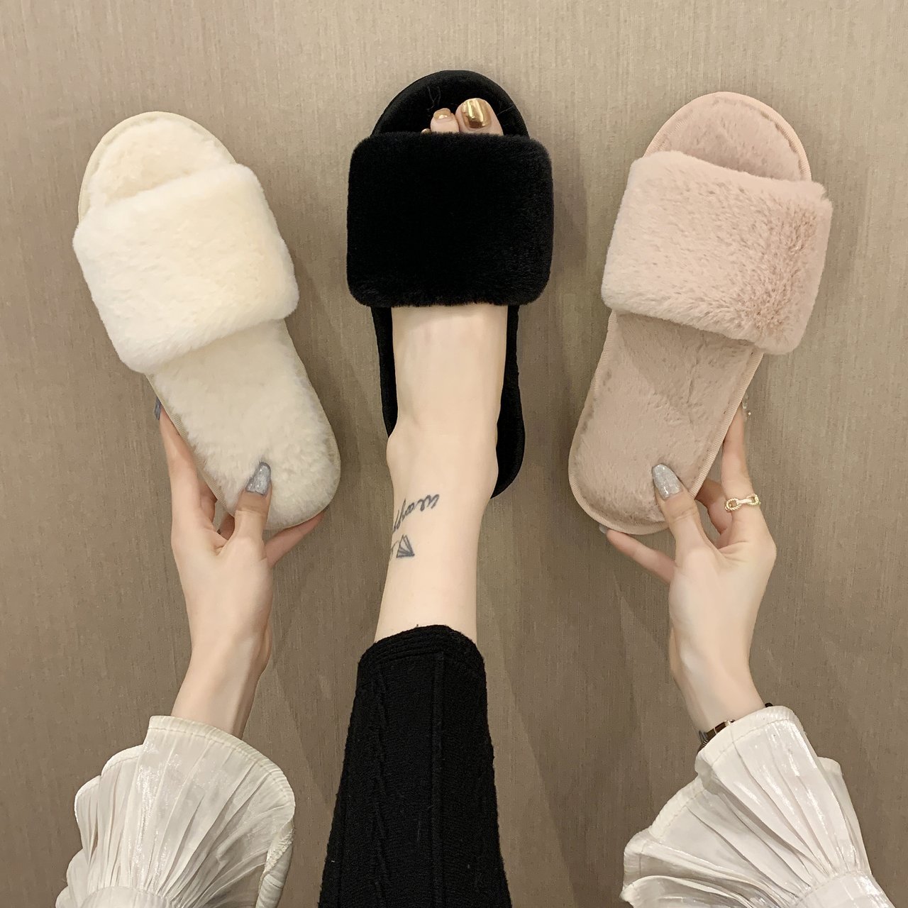 

Home Cotton Slippers Furry Slides for Women Short Plush Indoor Slippers Light Weight Warm Flat Heel Ladies Fashion Shoe Wholesale or Dropshipping, Grey