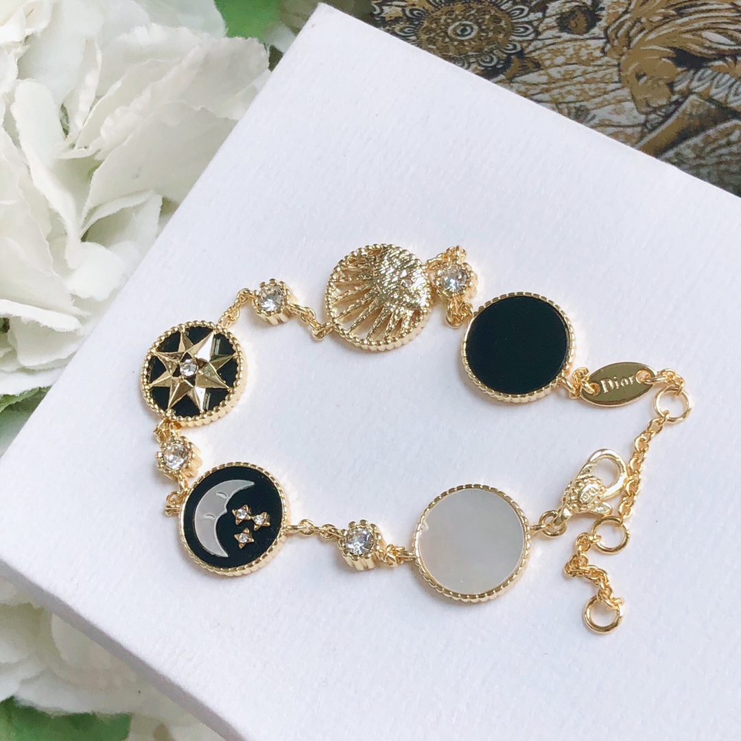 

Designer luxury Xingyue eight-pointed star compass Charm Bracelets jewelry personality adjustable female ins niche Valentine&#39s day birthd