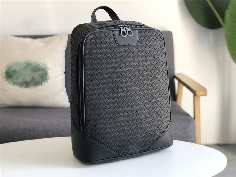 

Small Plaid woven Men's black backpack Large capacity rectangular oil wax leather backpacks high-quality luxury design travel shoulder bag