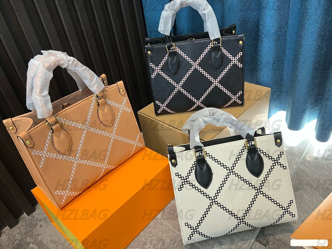 

M46016 Onthego MM Tote Bag Stitched Motif White Black Arizona Brown Embossed Pattern Grained Leather Designer Handbags Cross Body Bag On The Go M46015, 01