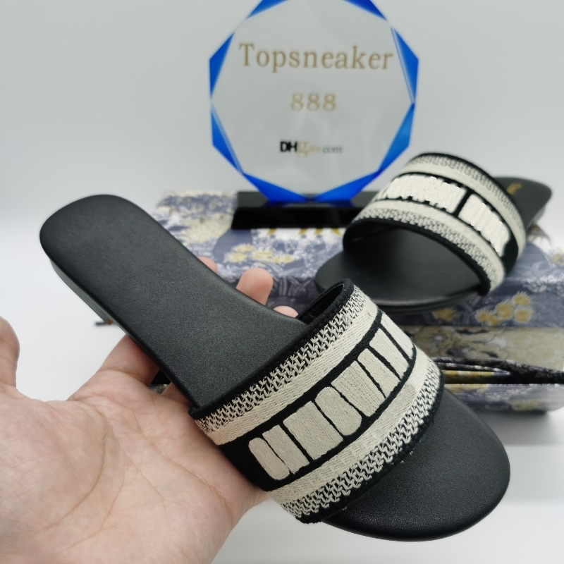 

Fashion Women Slippers Paris Sandals Summer Girls Beach Slides Flip Flops Loafers Sexy Embroidered Black White Red Green Blue