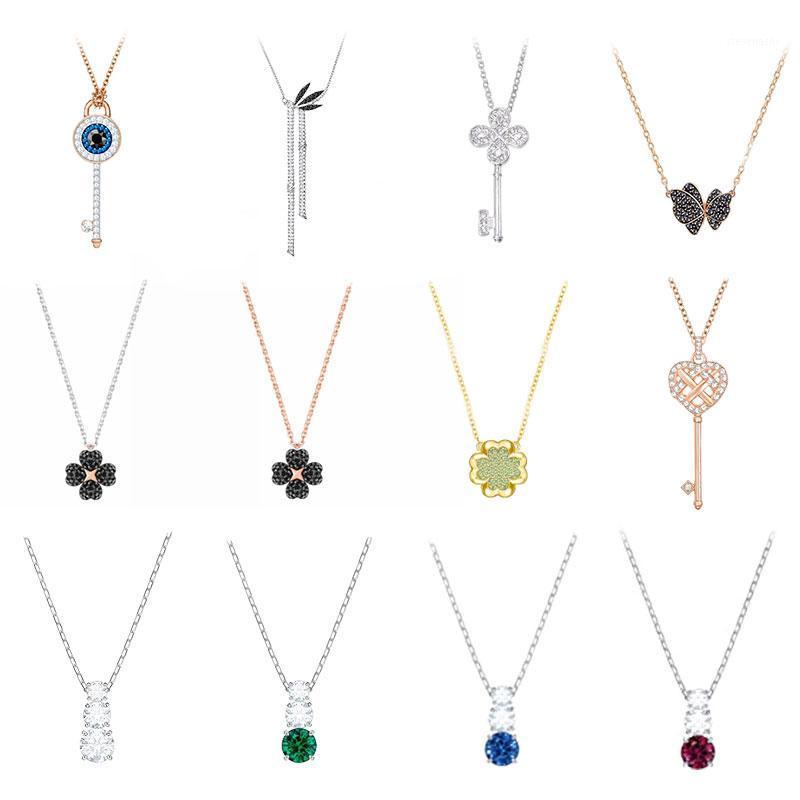Chaînes de haute qualité 1: 1 original Swa Bijoux de bricolage Simple moderne Fashion Trend Romantic Butterfly Noir Embellissements Femelle.