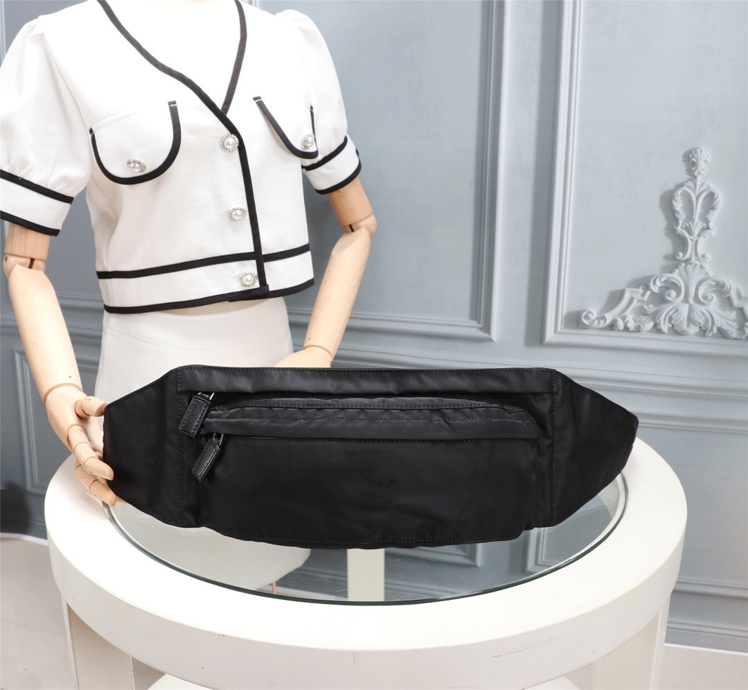 

Men's and women's chest package Waist Bags, Black