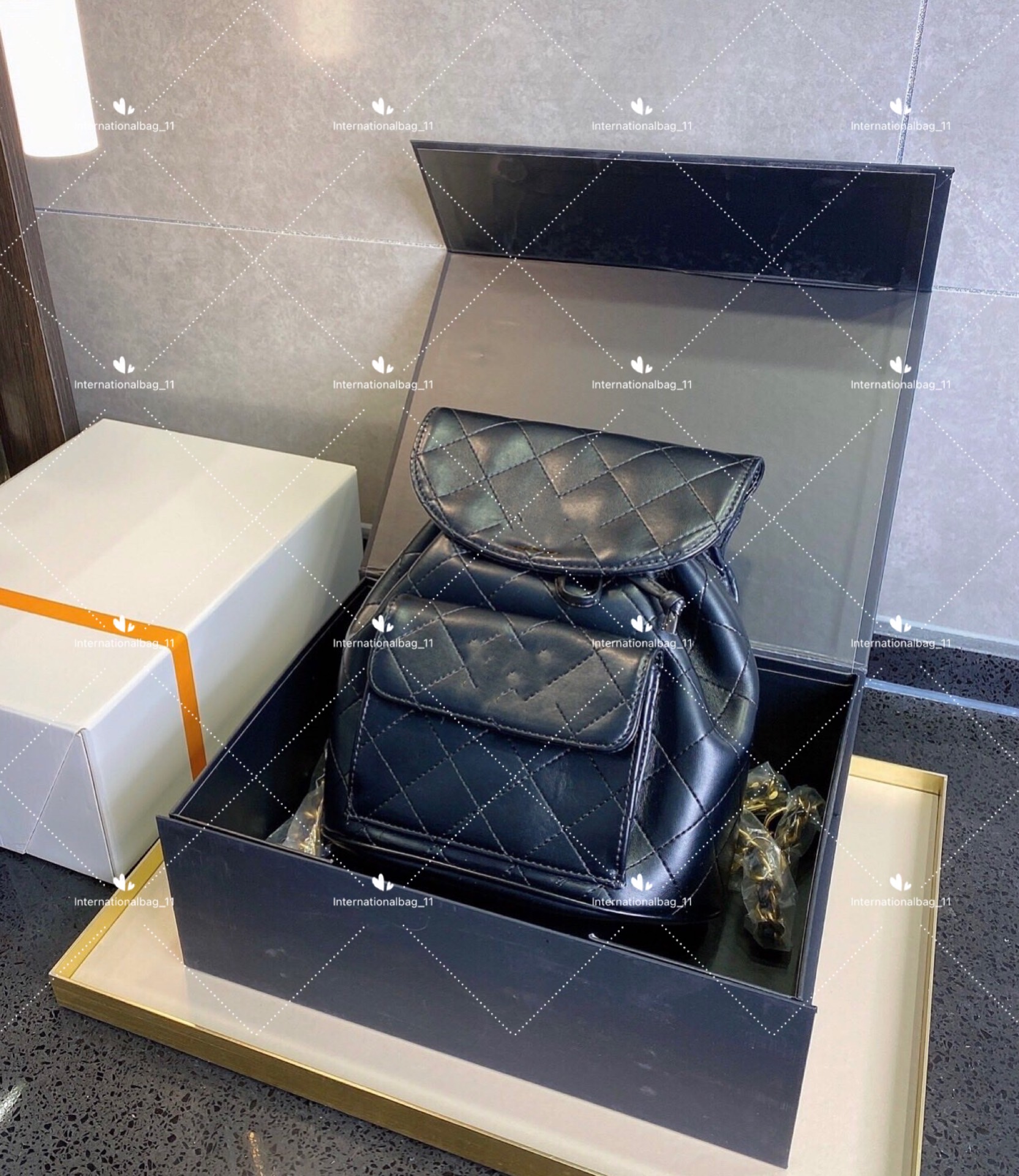 

Evening Bags Classic women's backpacks leather lamb chain with large capacity buckles European and American style