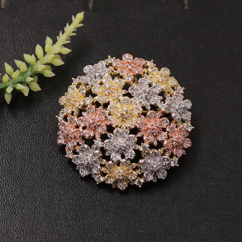 

Pins, Brooches Lanyika Fashion Jewelry Great Delicate Butterfly Flower Round Brooch Pendant Dual Use For Wedding MicroPaved Luxury Gift