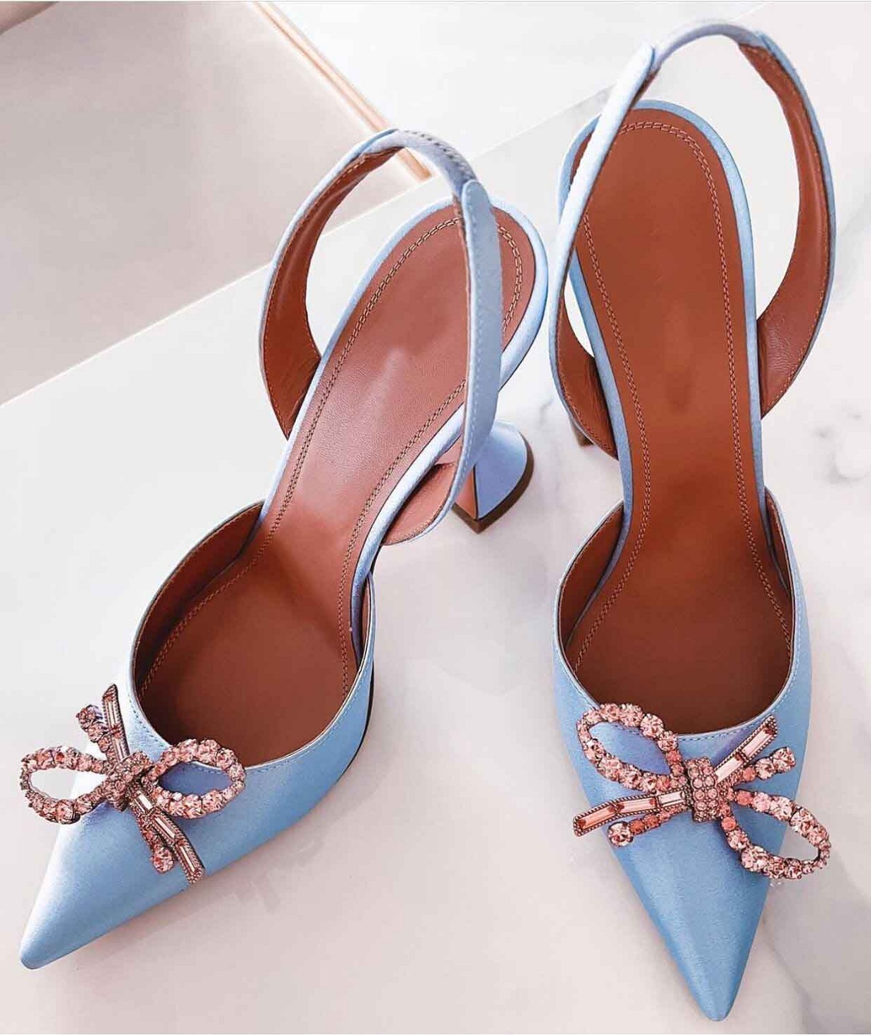 

Famous Designer Rosie Sling Sandals Shoes Patent Leather Women Pumps Bows Crystal-encrusted Pointed Toe Lady High Heels EU35-40.BOX