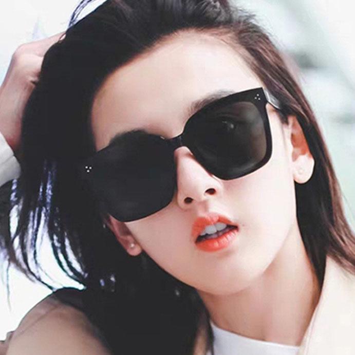 

Vintage Square Sunglasses Women Men Brand Designer Outdoor Travel Big Sun Glasses Gradient Male UV400 Feminino1