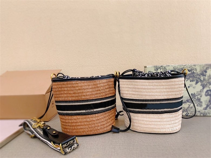 

women Evening Bags fashion chain lady shoulder bag handbag presbyopic mini package messenger card holder 19-20cm, The box is not sold separately