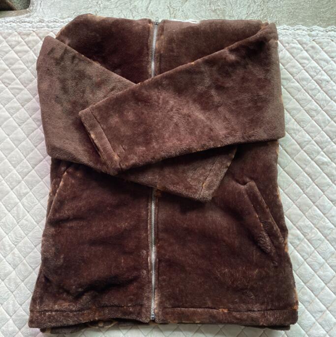 

The same style jacket for both men and women is made of a plush, thickened, soft, loose comfortable material, brown, Black;brown