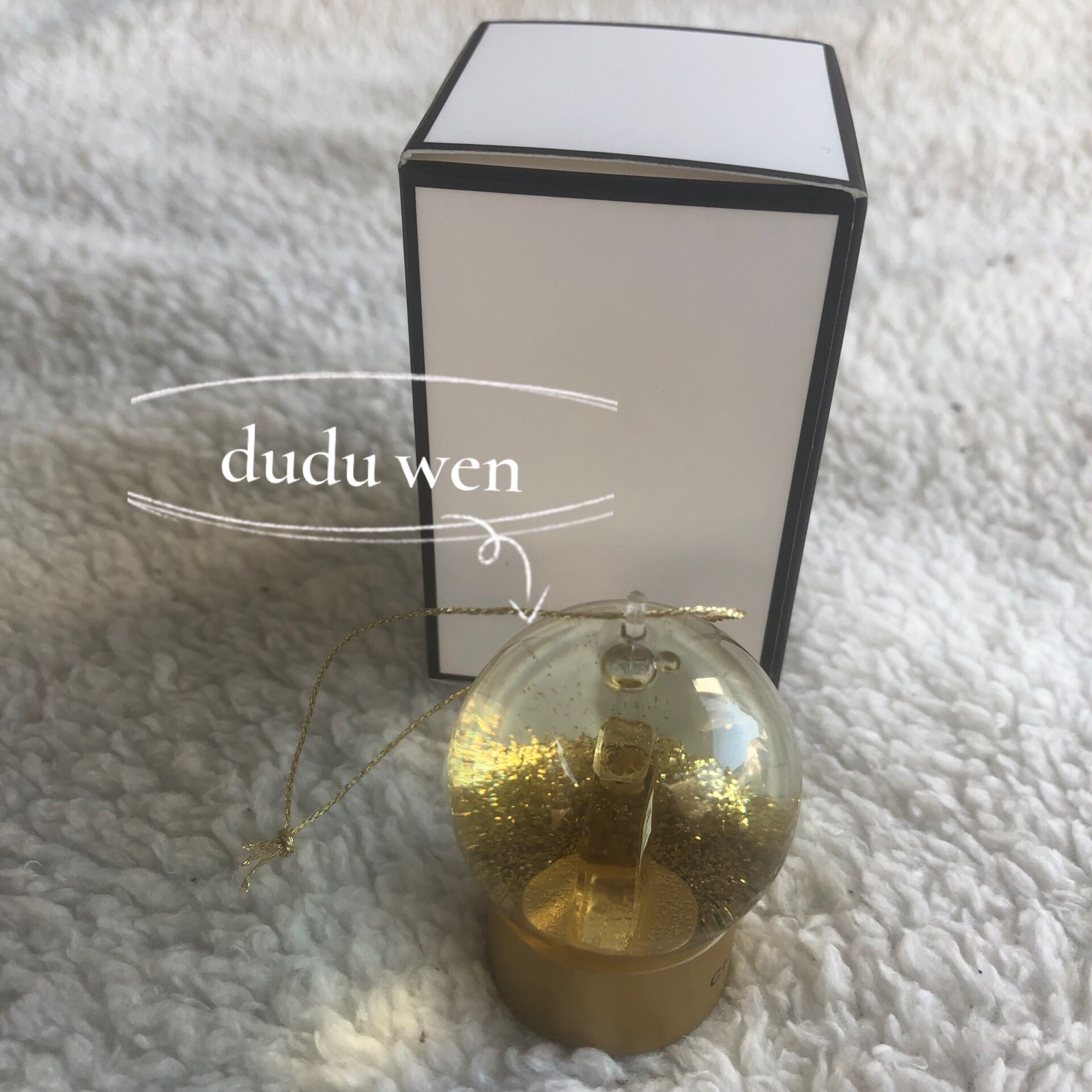 

party gift 4CM Collection gold button Snow tiny bottle double-C Globe Special Novelty Limited Customers supplies decorate with box