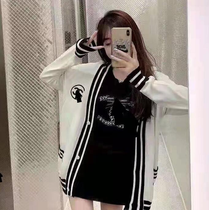 

Autumn and winter sweater, European American fashion designer, new tide brand 2 letters printed cardigan jacket, White;black