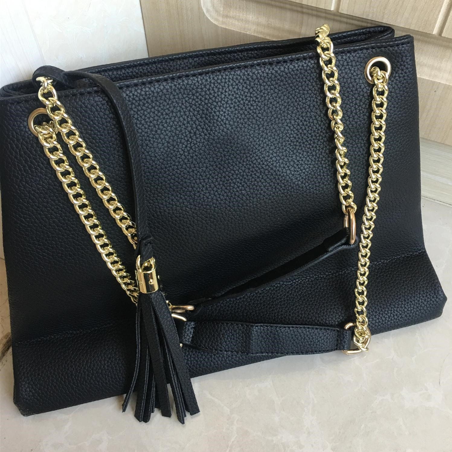 

Fashion Famous Designer Shoulder Bag Black Pu Leather Gold chain womenbag Cross body Pure Color Female Women Handbag Shoulders Bags