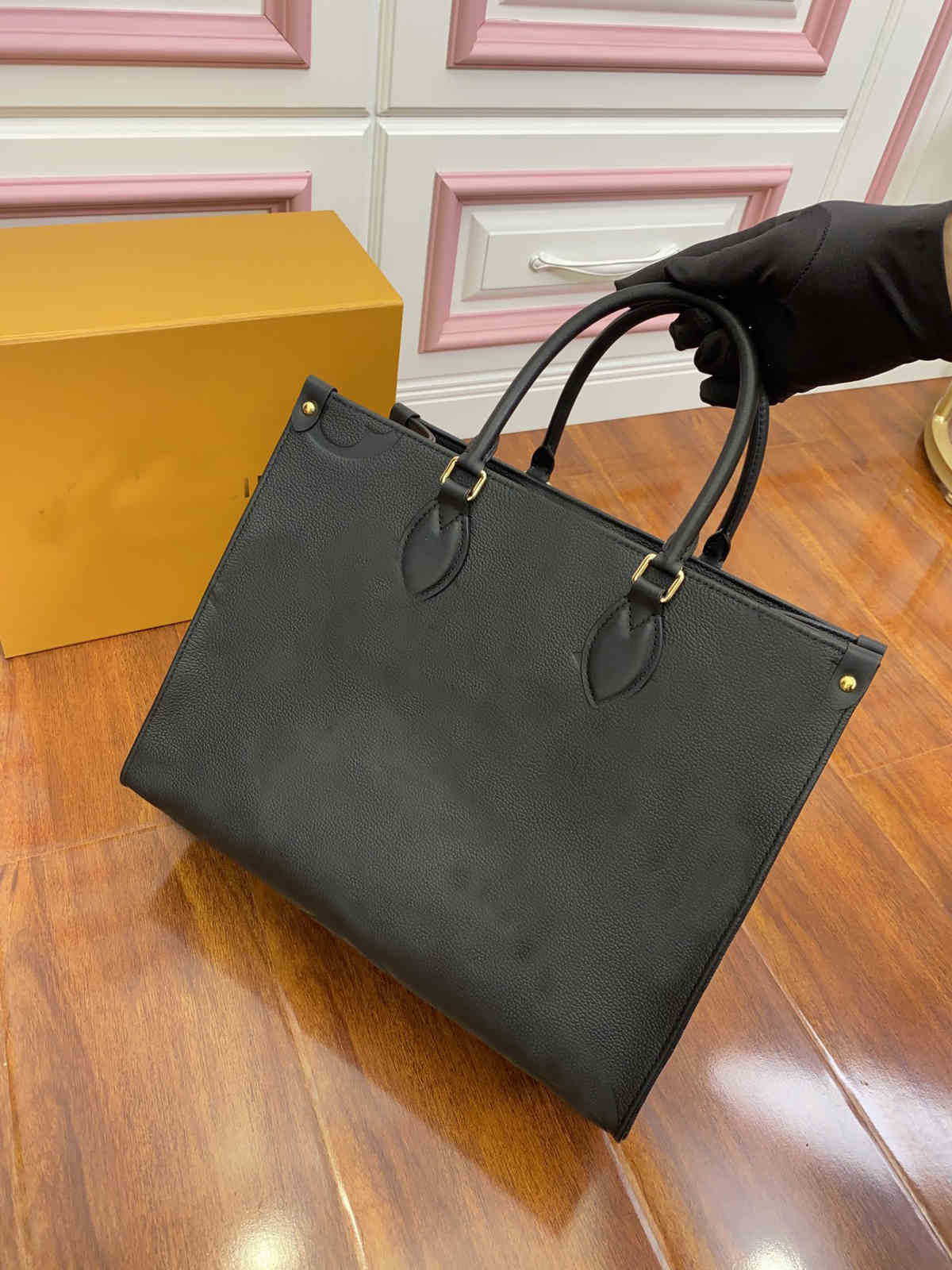 

BUY Designer Outdoor Bags ONTHEGO M44925 M44926 WOMEN luxurys bags genuine leather Handbags messenger crossbody shoulder bag Totes