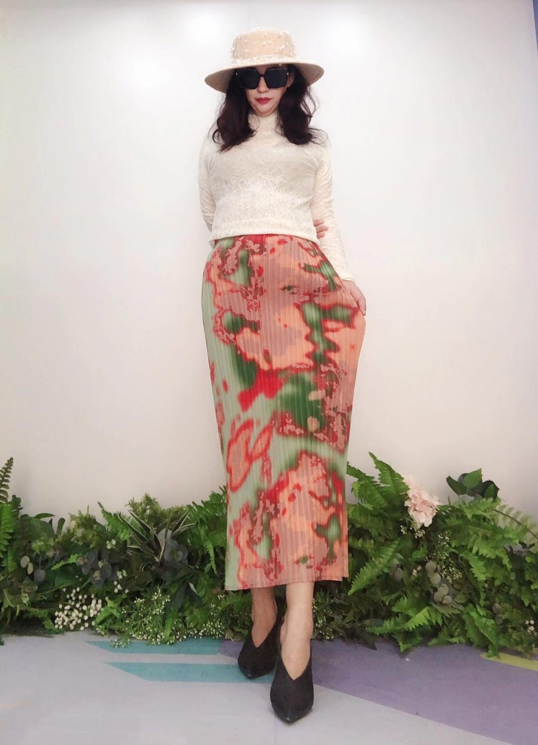 

skirt Miyake fold Wide-brimmed twill pleated Weave Sumizome long skirt, Yellow