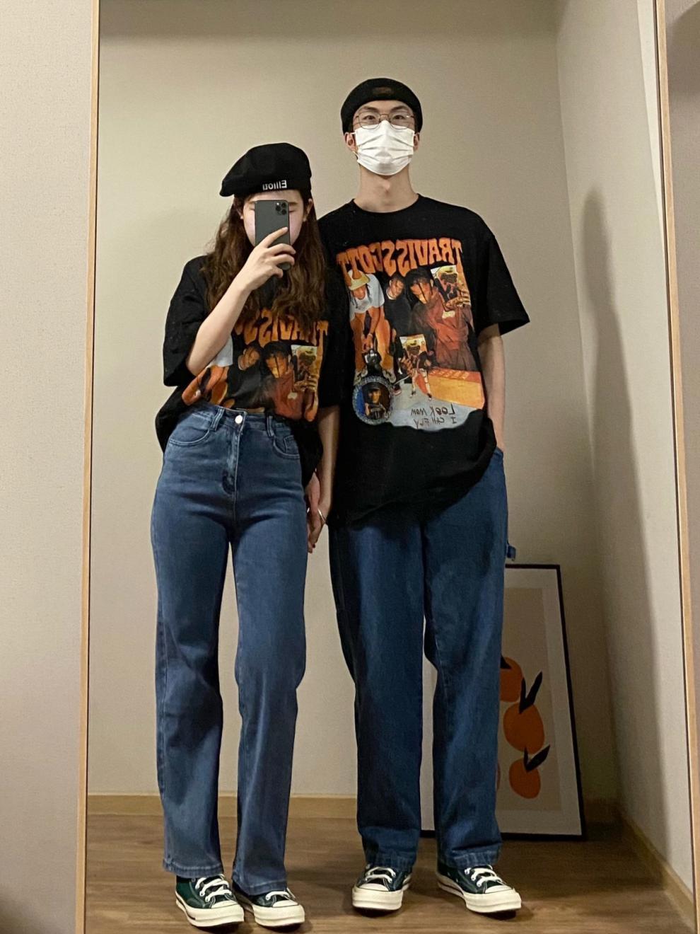 

A11SLAVE Black Hip Hop T shirt Character Spray Printing Travis scott High Street Men and Women Couple Short Sleeved T-shirt Design Fashion Tops