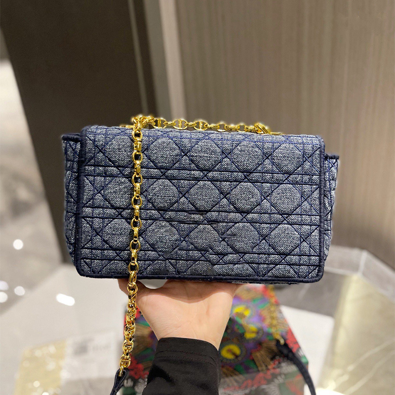 

2021 Retro Big Brand Denim Stitching Tofu Bag Luxury Casual Flip Chain Designer Handbag Large Capacity 28cm Mobile Phone CrossbodyBag Messenger bag With Gift Box, Blue