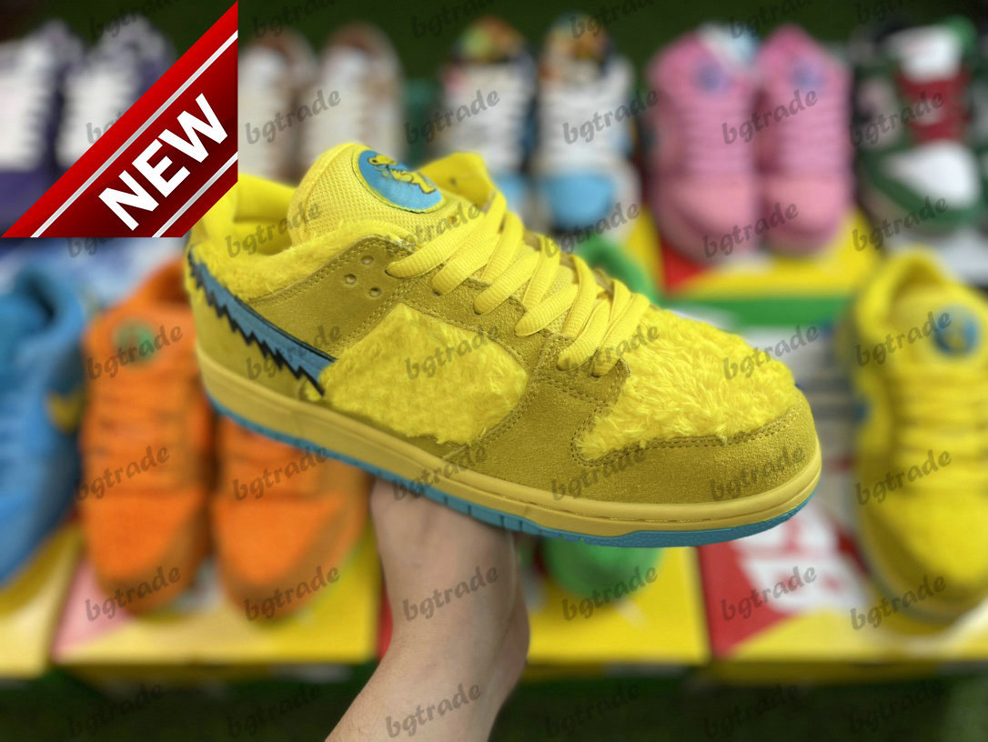 

SB Low Grateful Dead Bears Green Yellow Three Bear Pack Designer Skateboard Shoes QS Blue Pink Trainers Fuzzy Sneakers
