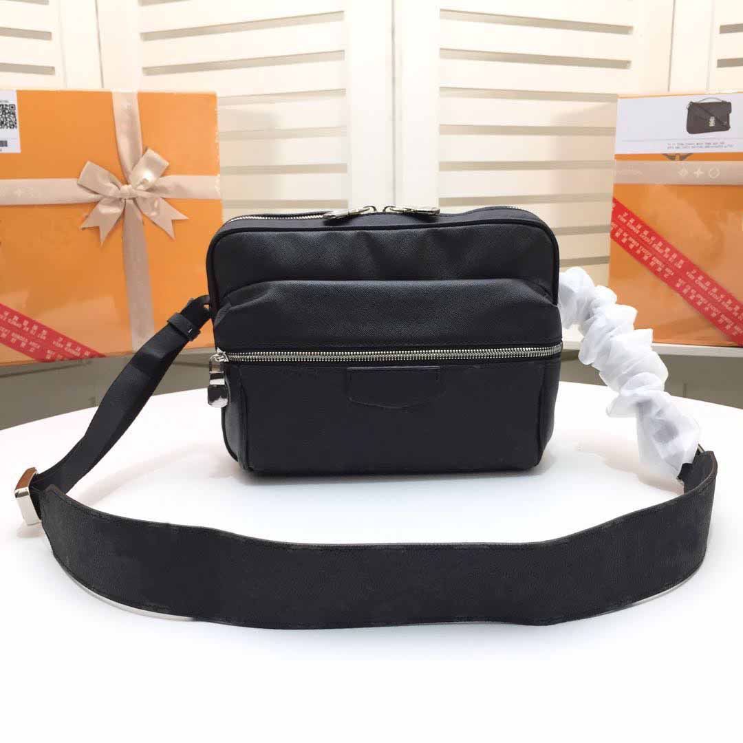 

New Men's Handbags Postman bags Messenger Bag. 30241 KA30233 sattractive accessories, spring fashion show functional and practical, Original box