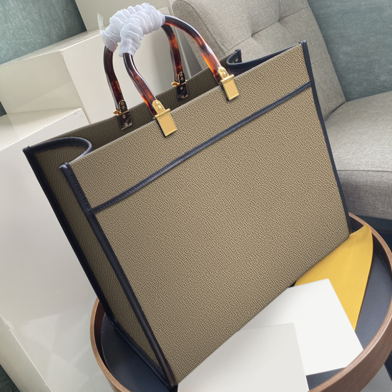 

style Zip pocket Tortoise shell effect Perspex hard double handles It can accommodate a variety of everyday items 37268 bag