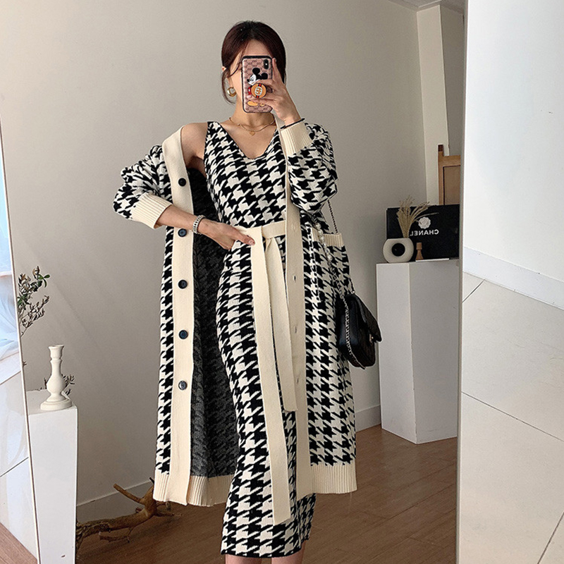 

Winter women's knitted two piece set dresses and coat button design fashionable trend suit, Custom contact customer service (no dire