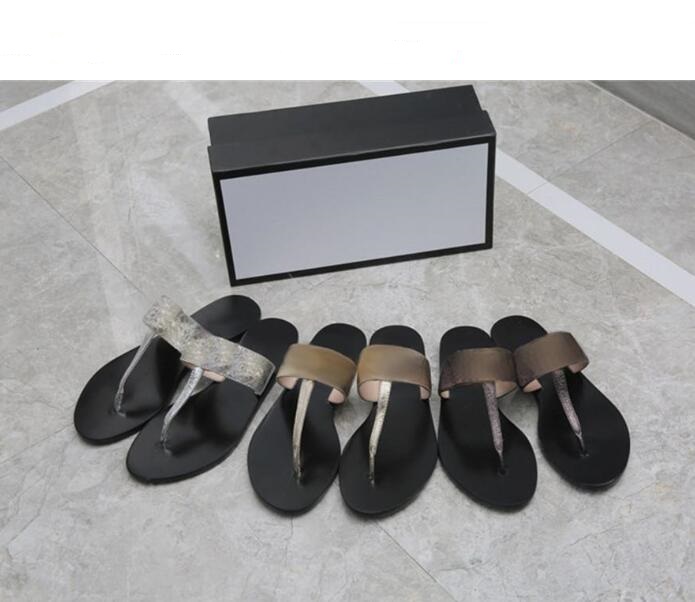

2021 Men Beach sandals Summer Fashion Women Flip Flops Leather lady Slipper Metal shoes Double Buckle Clogs Slides Large size 35-45, Color 3