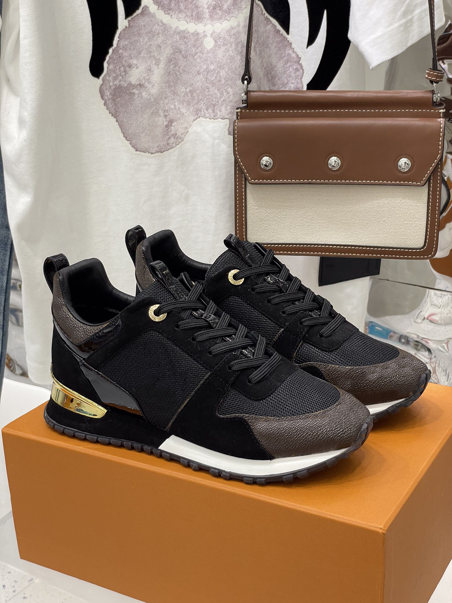 

Run Away Seakers 2021 Designer Luxury Women Men Casual Shoes 1854ss Classics Monogram Print Leather Sneaker Ladies Retro Style Shoe Top Quality Size 35-45, Color 7