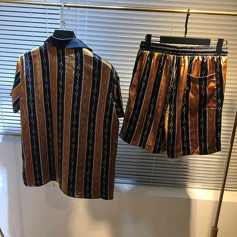 

t shirts autumn 19fw fashion shirt+short suit silk t shirt for men chain print famous brand clothing top retro, As the pic show