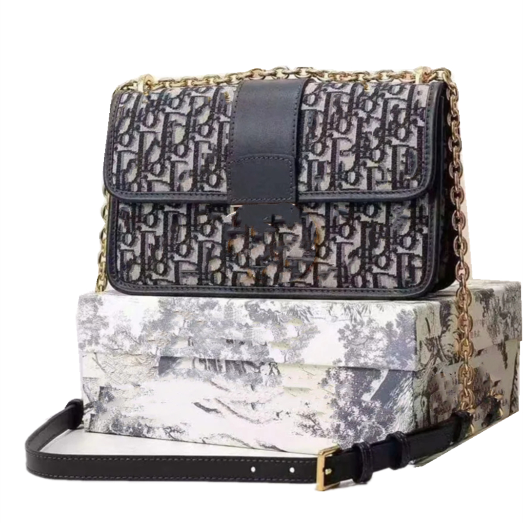 

Women versatile chain bag new postman canvas square fashion with cowhide, Packing box