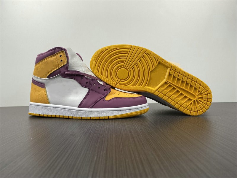 

Limited Edition 1 High OG Brotherhood Basketball Designer Shoes University Gold Light Bordeaux White Fashion Sport Sneakers Good Quality Come With Box