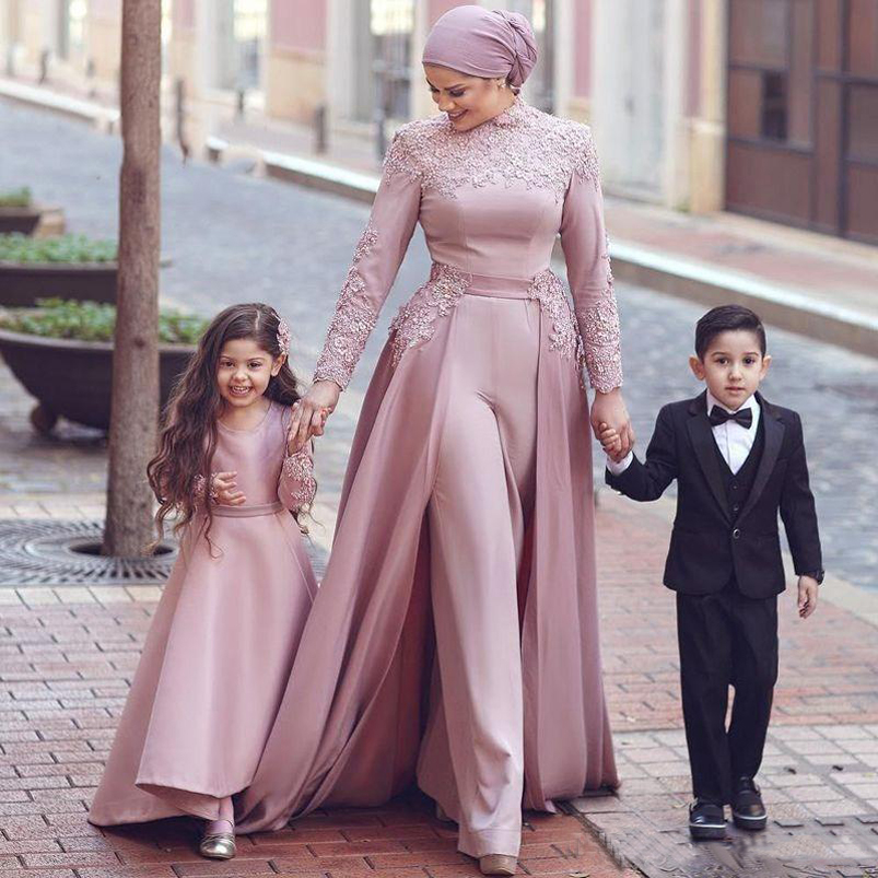 High Neck Muslim A Line Long Sleeves Lace Evening Dresses Appliqued Sweep Train Froaml Prom Gowns-image-703404449
