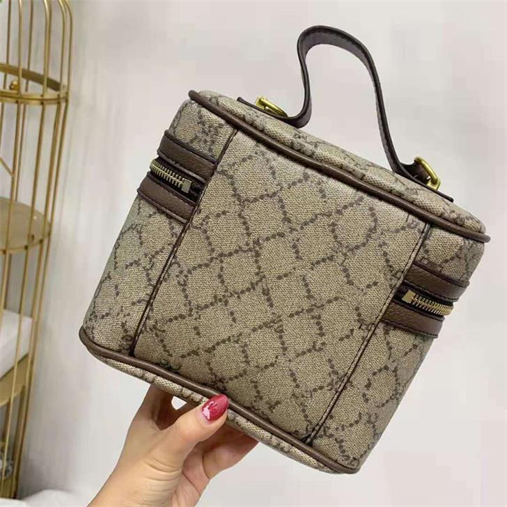

Designer Makeup Bags Toiletry Pouch Cosmetic Women Purse Fashion Cases Make Up Bag Lady Travel-Bags Clutch Handbags Purses With Long Shoulde, With ggletters