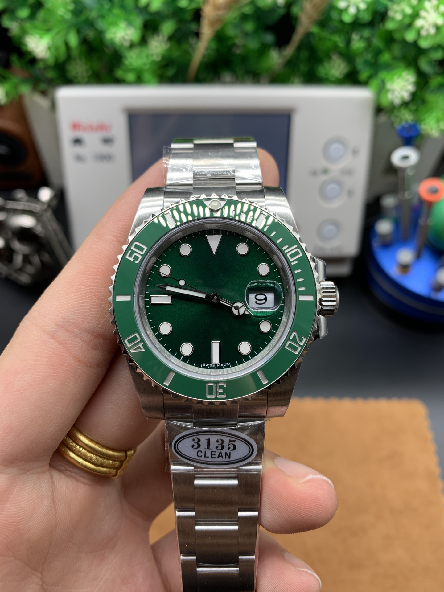 

Clean v 4 TOP quality Mens Watches 904L steel band 3135 automatic mechanical movement, super luminous calendar green waterproof, Box