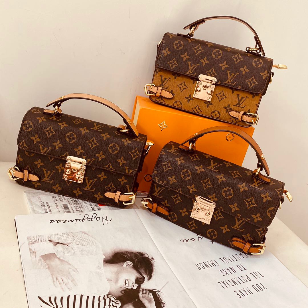 

Messenger Crossbody Bag Designers Handbags VUTTON Purses Bag Luxurys Designers Bags Handbag Handbags Channel Women Bags LVYSLLouisVitton, Shipping