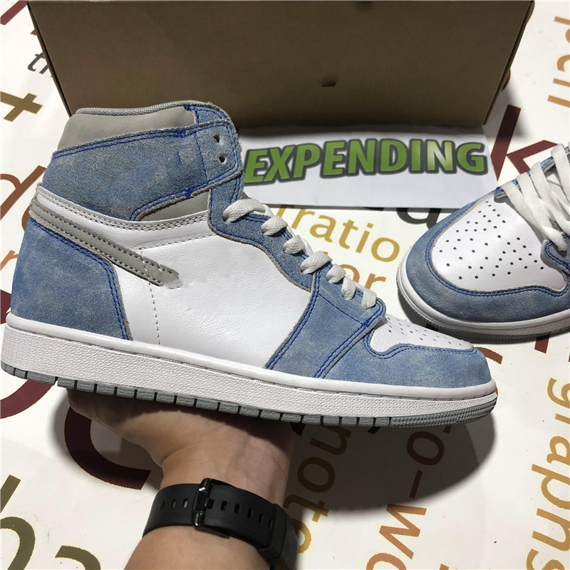 

Top Quality Retro Men Women Jumpman 1 1s High Basketball Shoes Dark Mocha UNC University Blue Fearless Obsidian Mens Womens Outdoor Sport Trainers Sneakers With Box, Customize