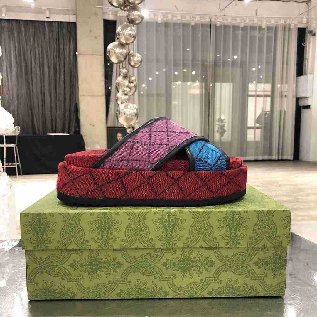 

Designer woman sandals slippers fashion Beach Thick bottom slipper classic platform Alphabet lady Sandal Leather High heel slides with box