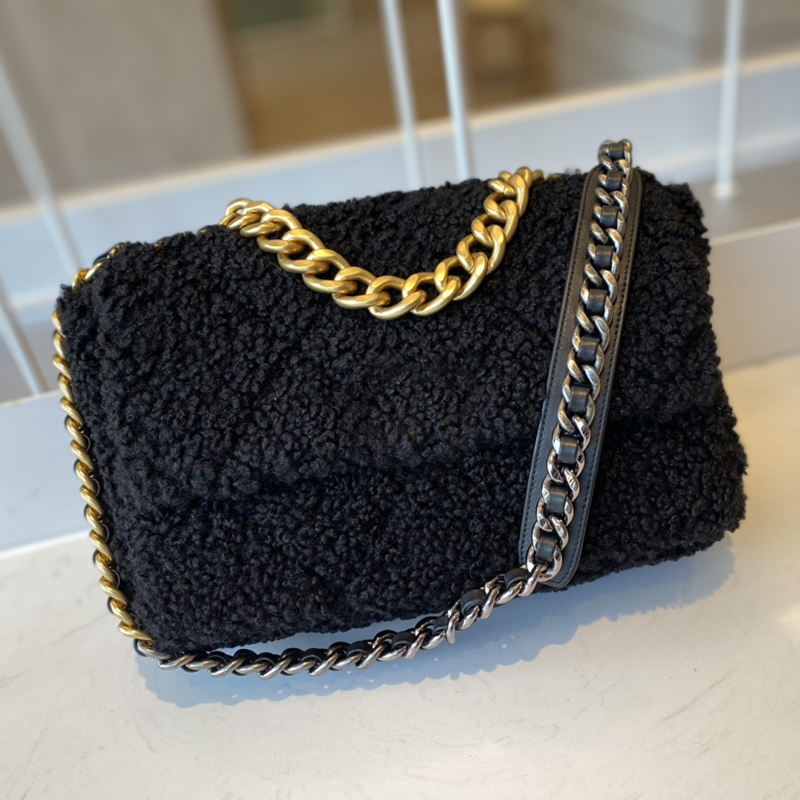 

It's too good Winter in addition to back can also be a warm baby 1678780 fashion bags The furry texture is awesome I can put it down