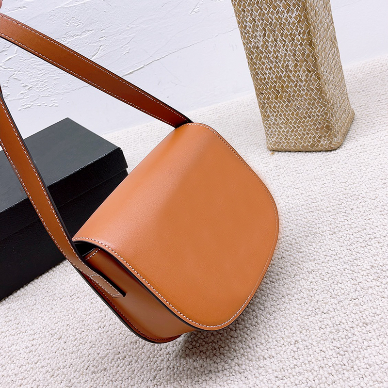 

Designer Saddle bag ,Crossbody,Handbags ,Classic Printing,Lisa same style