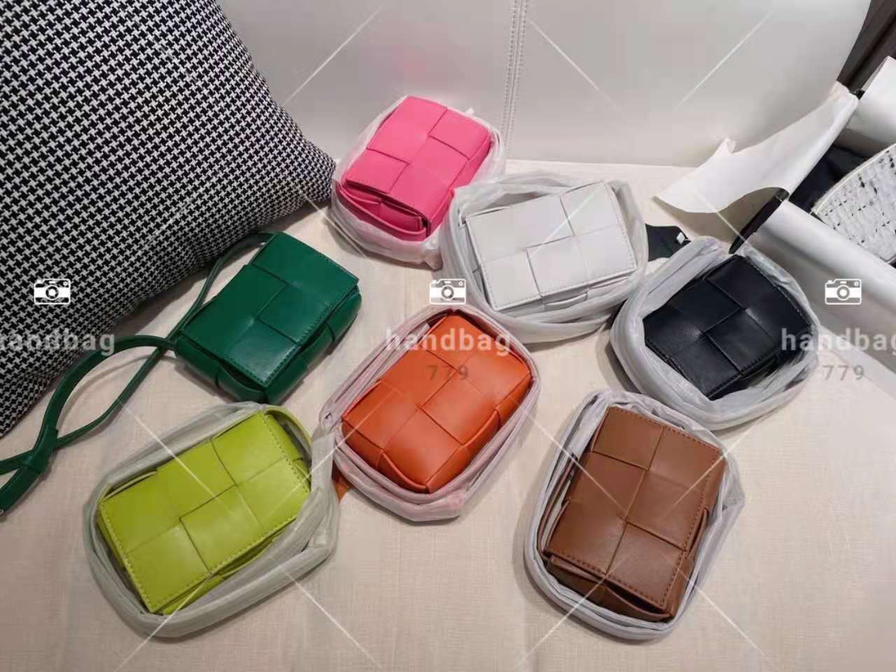 

Plain Mini woven bags high quality Genuine Leather trendiness pure color women classic designer small delicate luxury sloping breast bag size14cm, 11111111