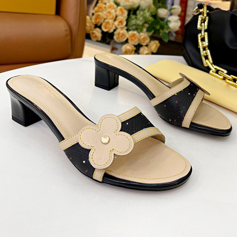 

2022 LUXURY Women's slippers waterfront brown leather Sandals pump Aria slingback 4.5cm heel shoes are presented in classic flower rivets with orange box dust bag 35-42, Black/multicolour