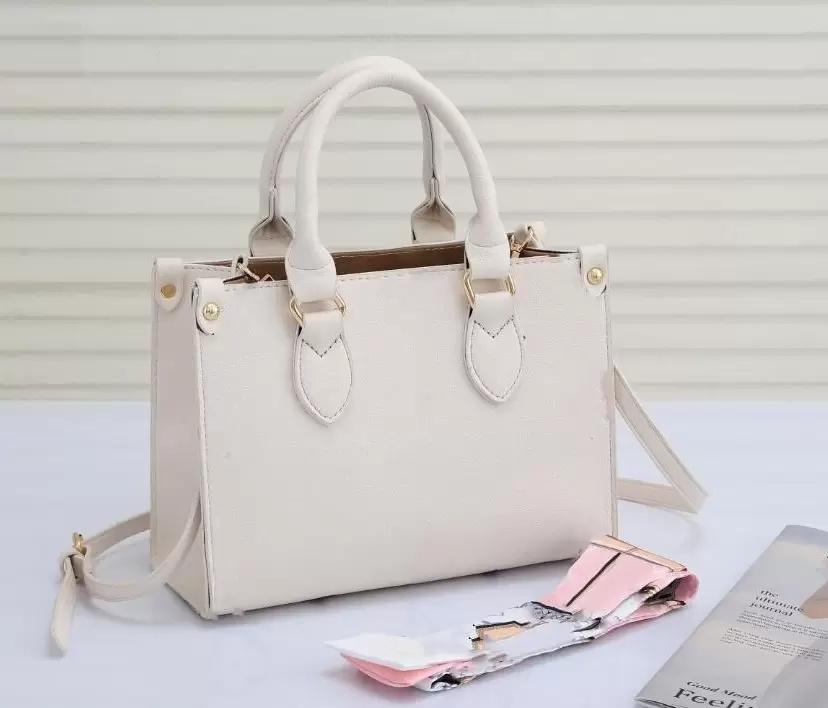 Sur le go Hight Quality Femmes Luxurys Designers Crossbody Body Sacs Femme sacs à main