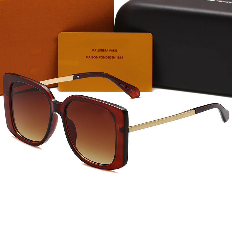 

1216 Gift Box Womens Mens Summer Sunglass 2021 Fashion Color Matching with Metal Letters Sunglasses 1 Set Package 4 Colors Optional
