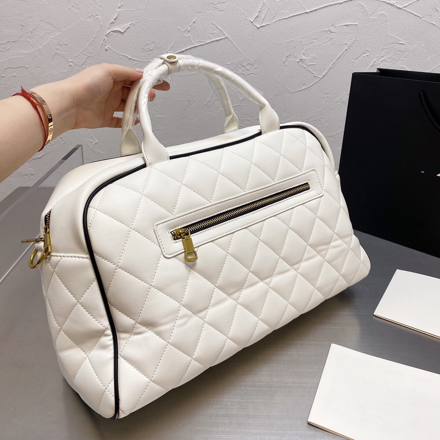 

Classic Design Bowling Bag Black And White Patchwork Letters Contrast Color LOGO Handbag Rhomboid Zipper Duffel Bags Large Capacity Sports P