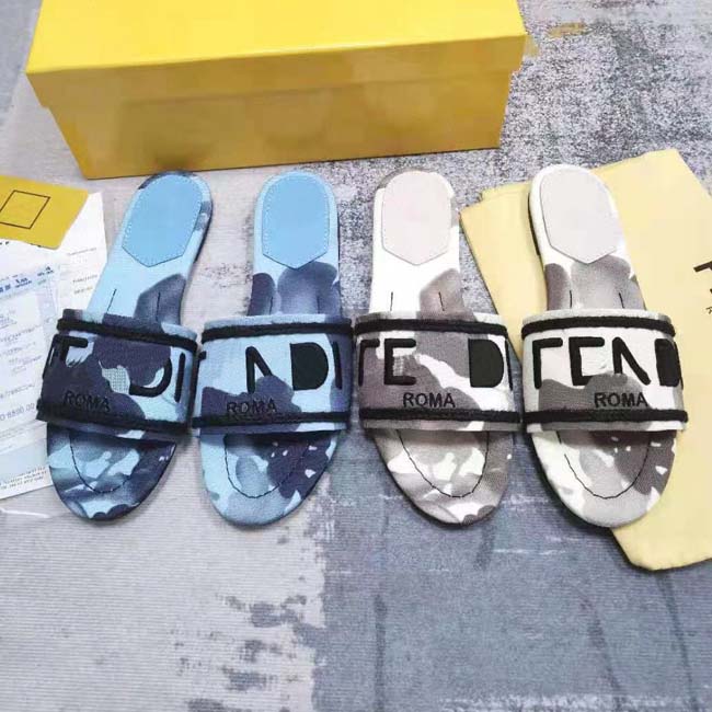 

2021 Paris Women luxurys designers sandals Slippers fashion Summer Girls Beach womens sandal Slides Flip Flops Loafers Sexy Embroidered shoe, Black