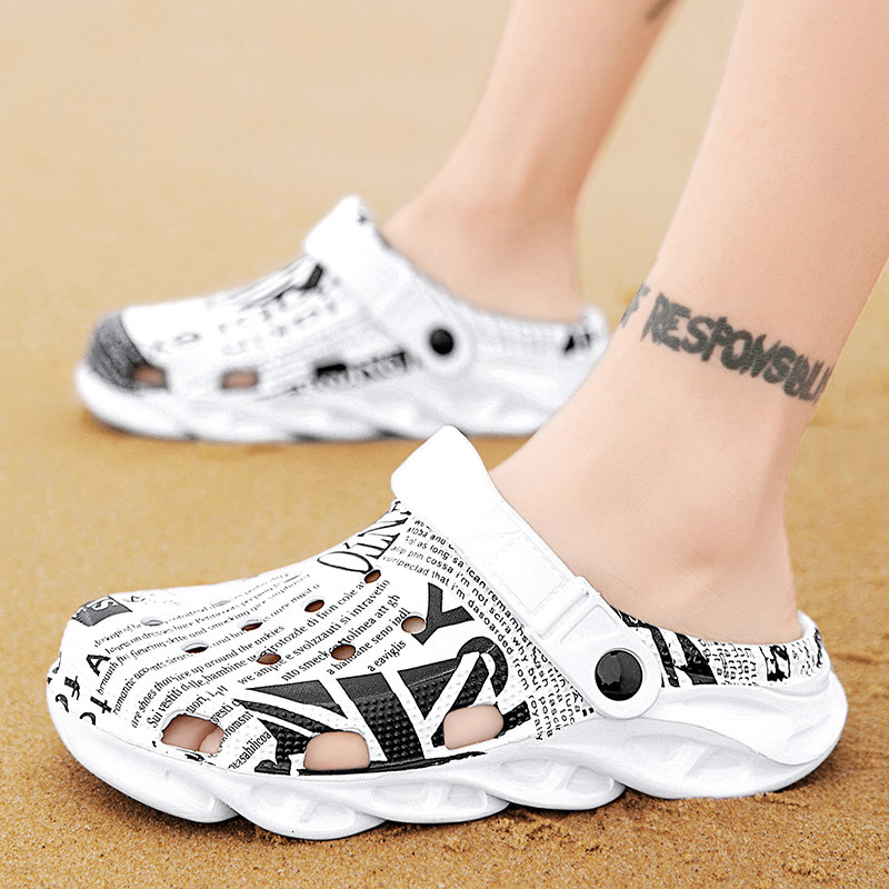 

2021 Dongdong Sandals Men's High Rise Thick Soled Large Size Baotou Dual Purpose Walking on Excrement Feeling Beach Sho, White black