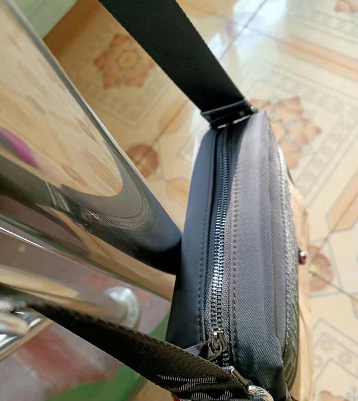 

Fashion waist bag winter design chest men's and women's handbag purse full color cute messenger bag unisex shoulder bagSize23cm, Black