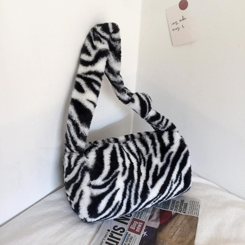 

Evening Bags Plush Leopard Brown Fur Armpit Winter Fashion Shoulder Bag Cool Style Purses Casual