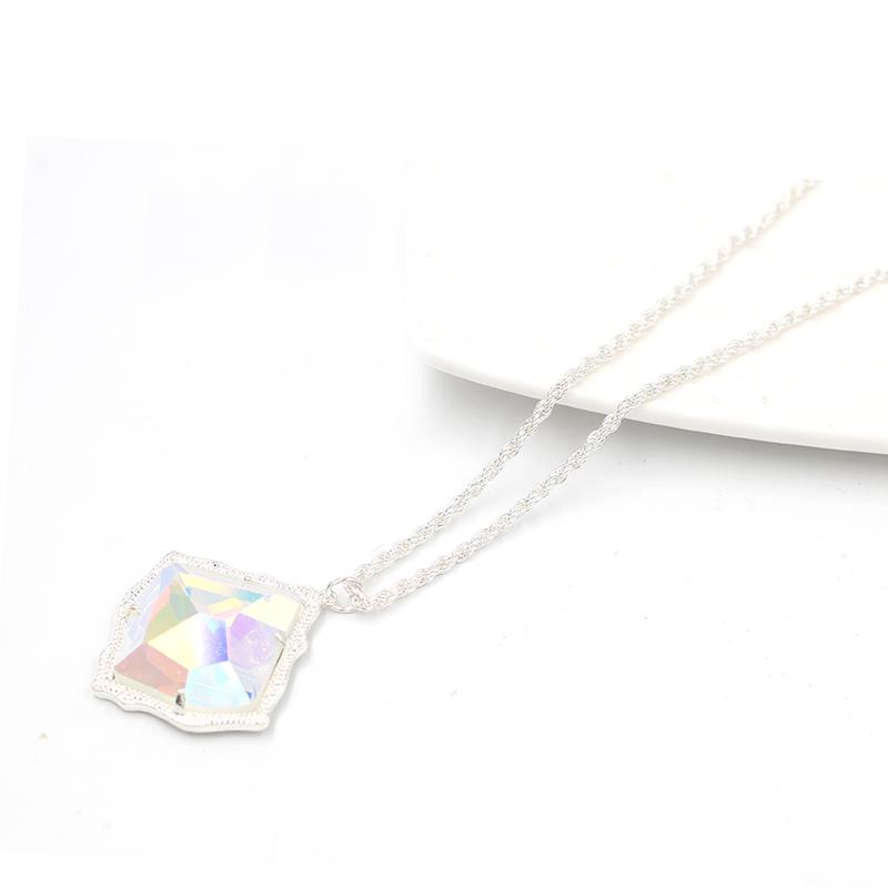 

Pendant Necklaces 2021 Arrival Mirro Face AB Color Stone Big Kite Acrylic Inlay Cooper Necklace Better Quality Cute 3D Resin