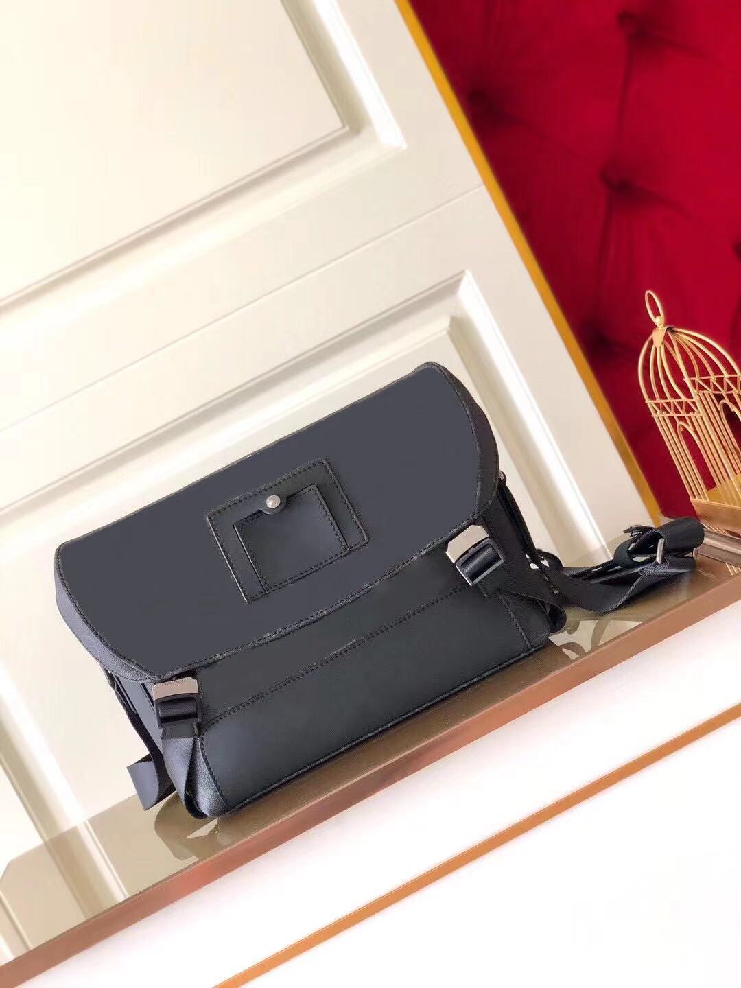 

2021 hot selling classic trend men's and women's shoulder bag fashion messenger bag high quality printed portable cross-body bag, Black