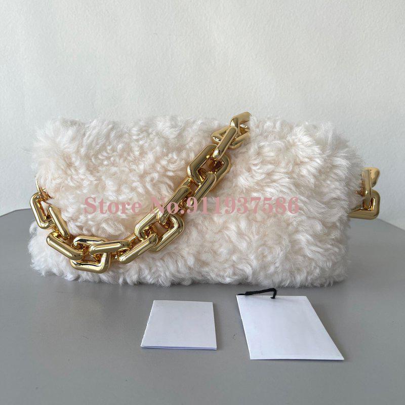 

Evening Bags Autumn And Winter High-End Wool Luxury Cool Handsome Metal Chain Bag Furry Ladies Handbag Fashion Cloud Shoulder